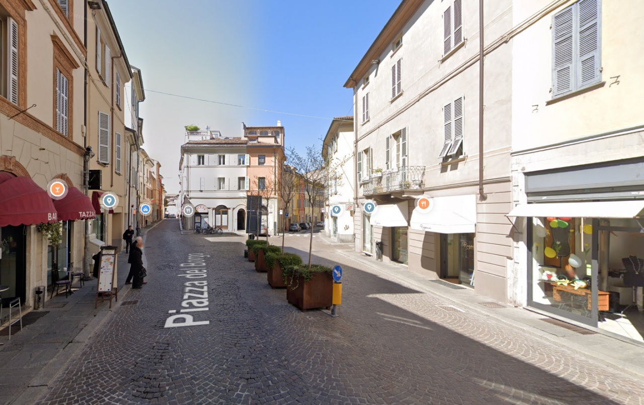Attivit commerciale in vendita a Piacenza, Centro storico