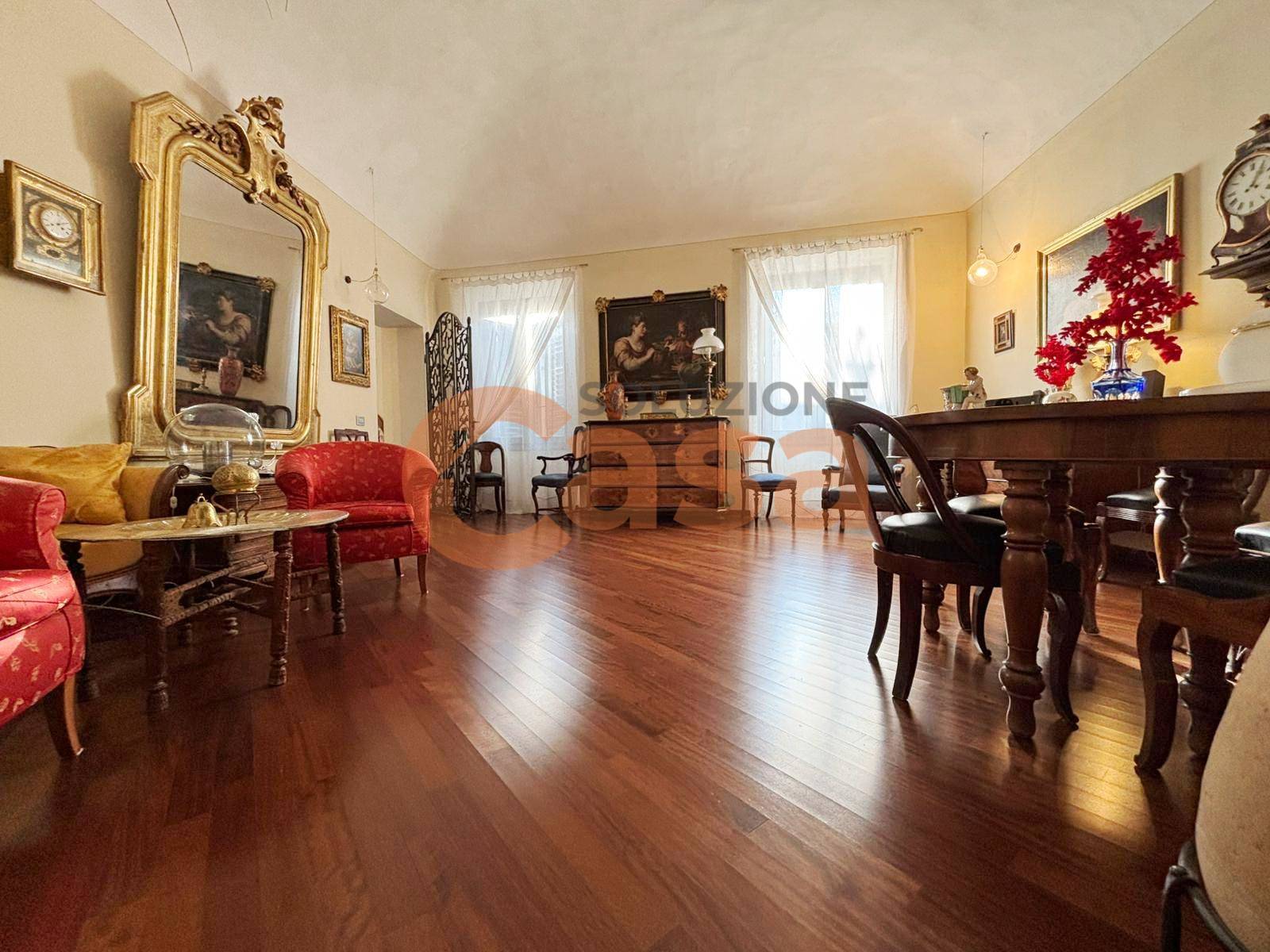 Appartamento in vendita a Piacenza, Centro storico