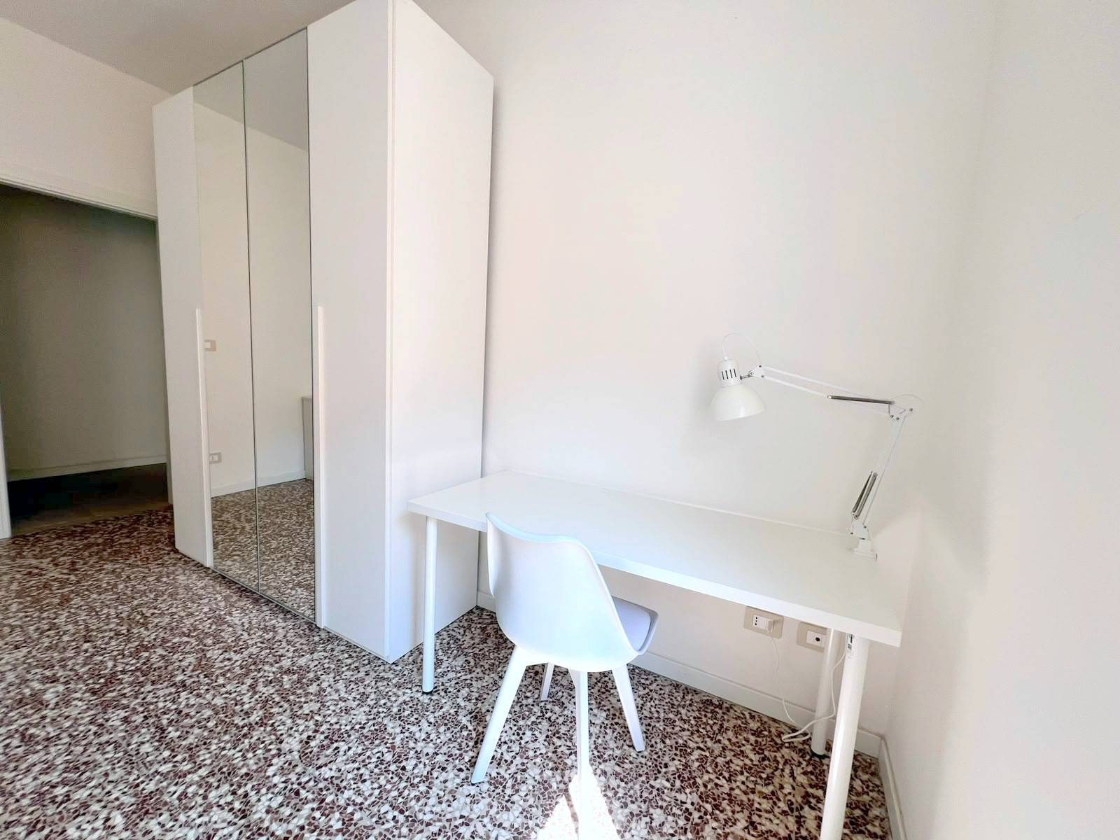 Appartamento in affitto a Piacenza, Viale Dante