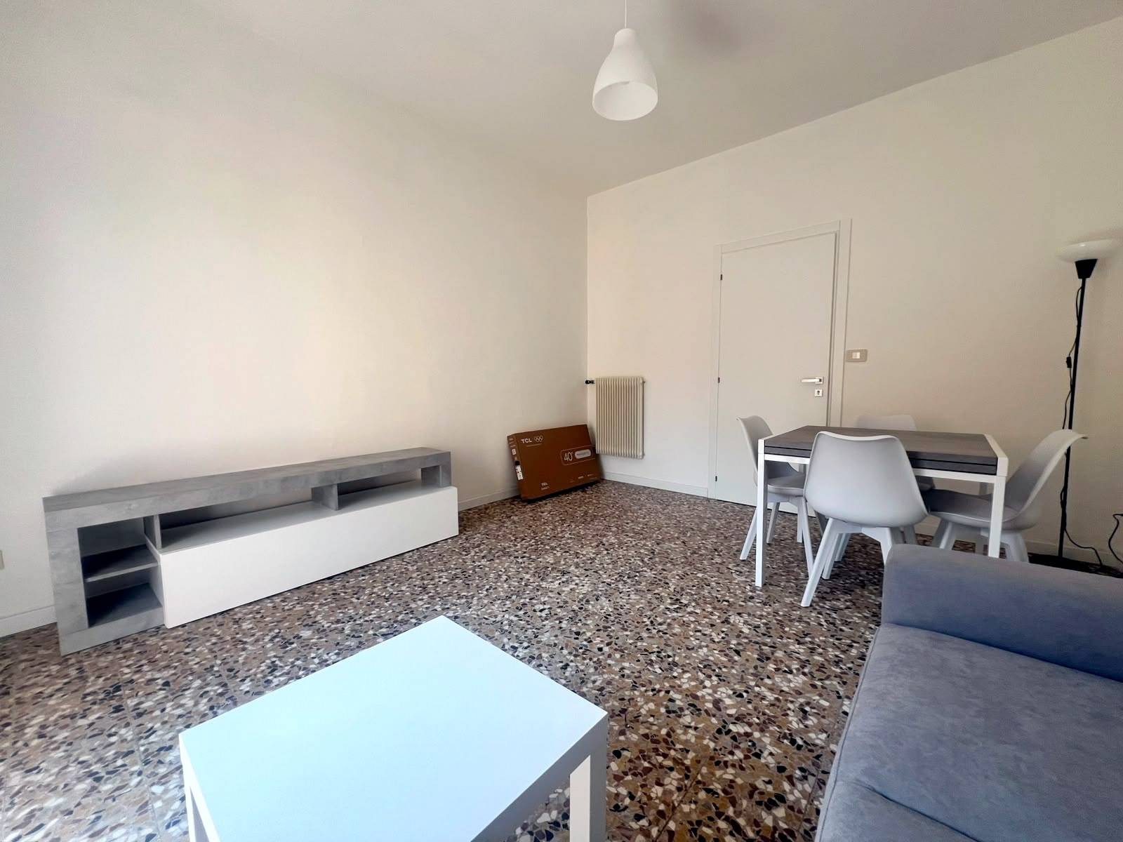 Appartamento in affitto a Piacenza, Viale Dante