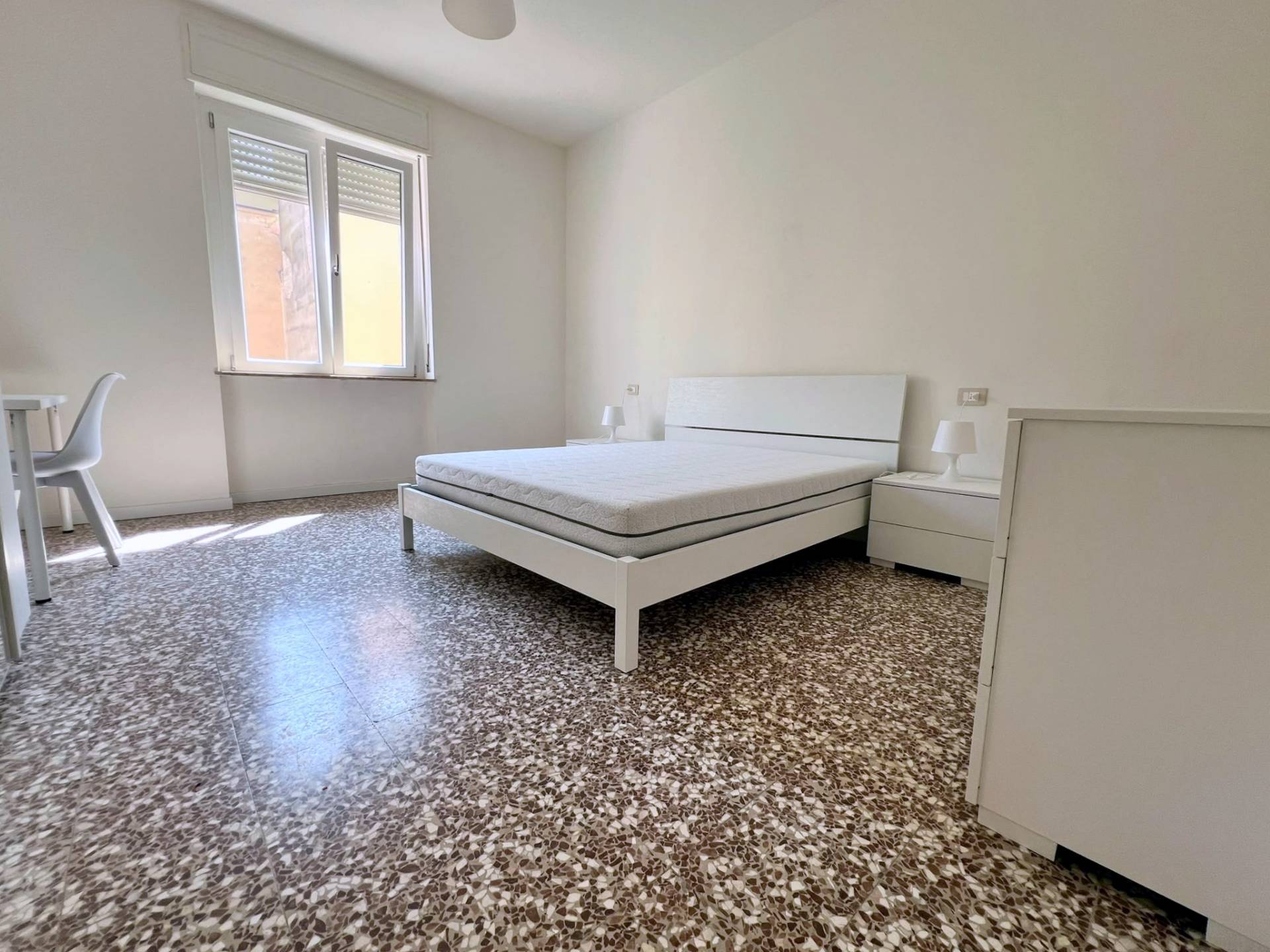 Appartamento in affitto a Piacenza, Viale Dante