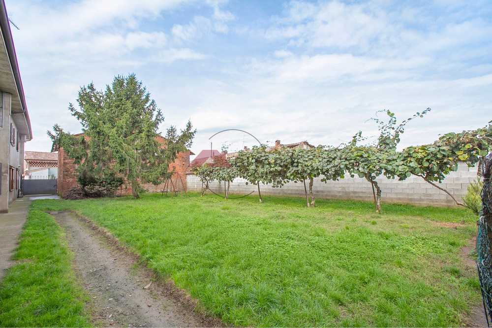 Casa indipendente con giardino in farfengo, Borgo San Giacomo