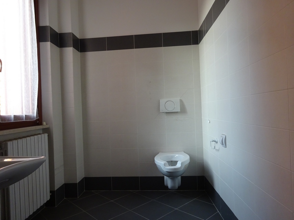 Negozio in affitto in via roma, Dello