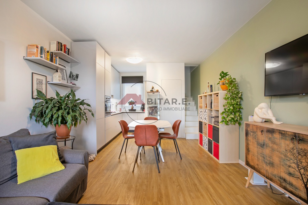 Bilocale con giardino in via roma, Dello