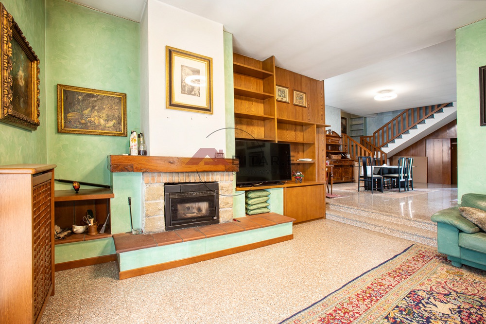 Villa con giardino in via roma, Barbariga