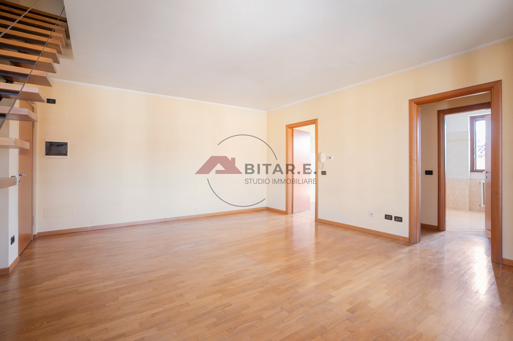 Bilocale con box in via marconi, Offlaga