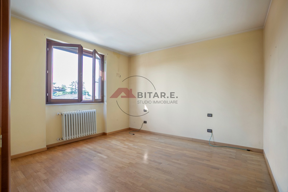 Bilocale con box in via marconi, Offlaga