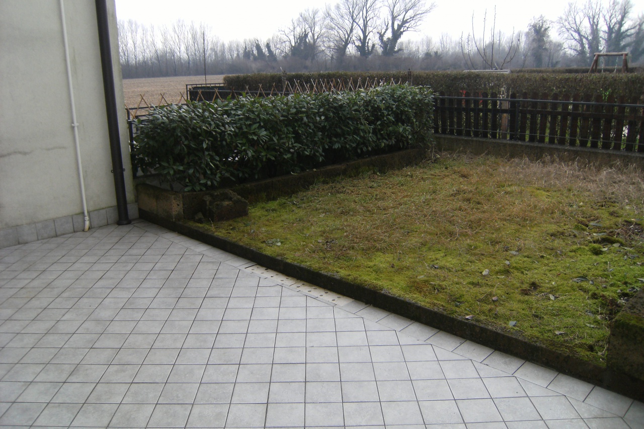 Bilocale con giardino in via trento, Capriano del Colle