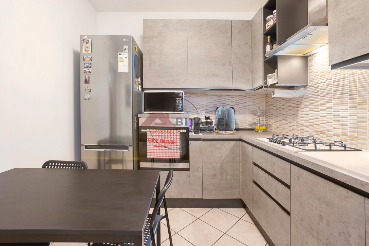 Trilocale con giardino in via roma, Dello