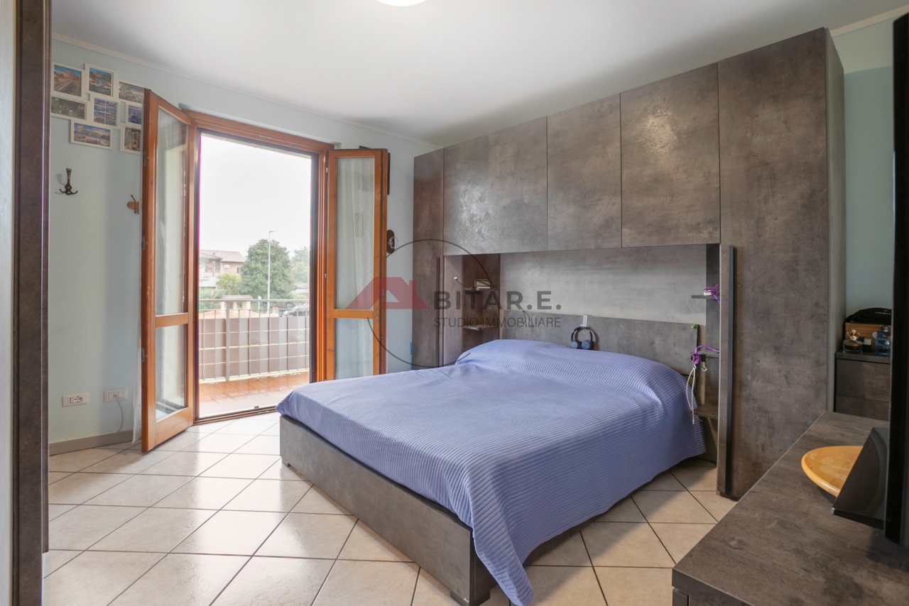 Trilocale con giardino in via roma, Dello