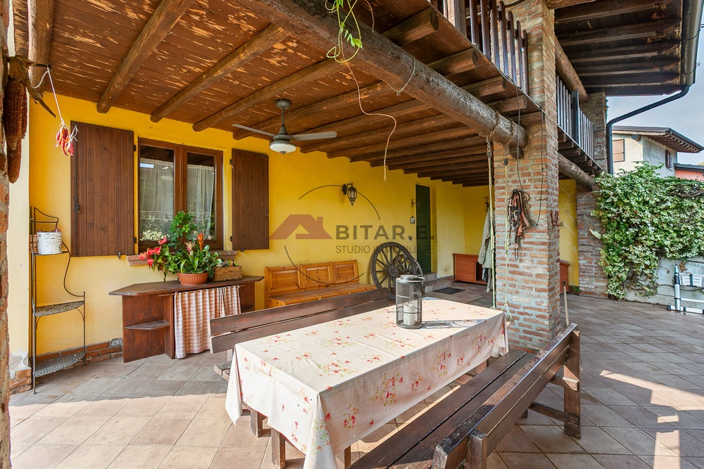 Villa con giardino in via brescia, Barbariga