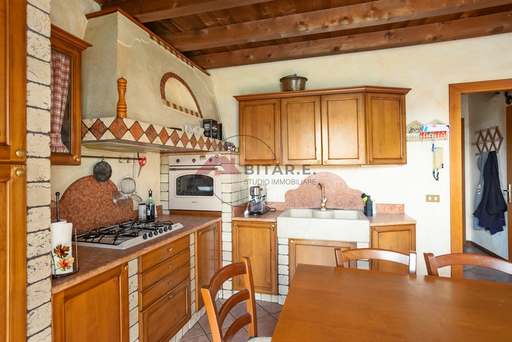 Villa con giardino in via brescia, Barbariga