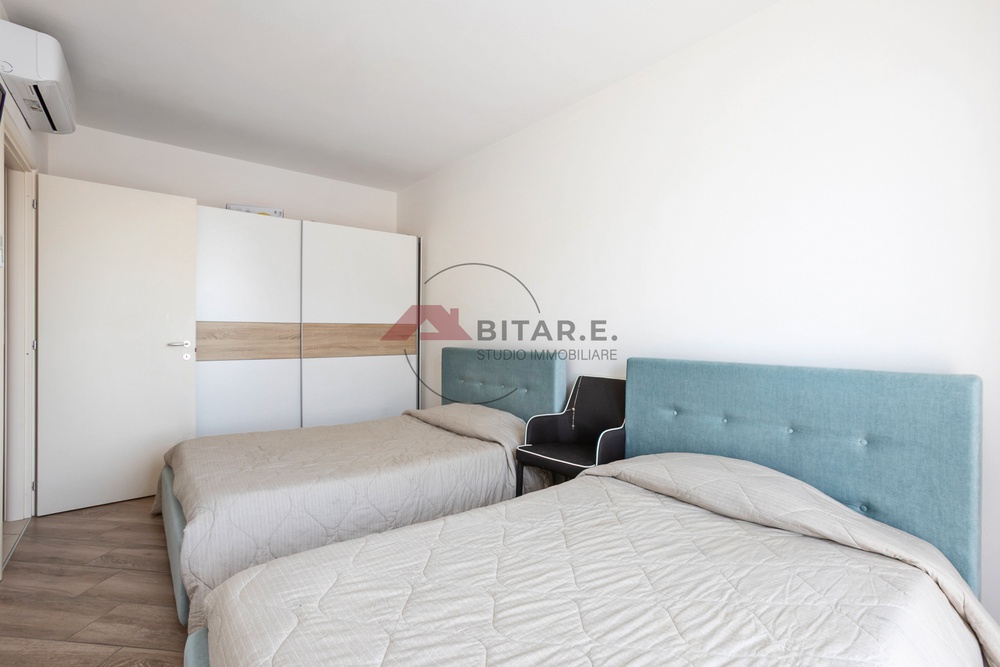 Bilocale con box doppio in via roma, Dello