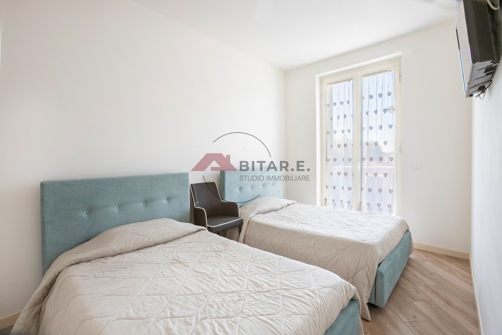 Bilocale con box doppio in via roma, Dello