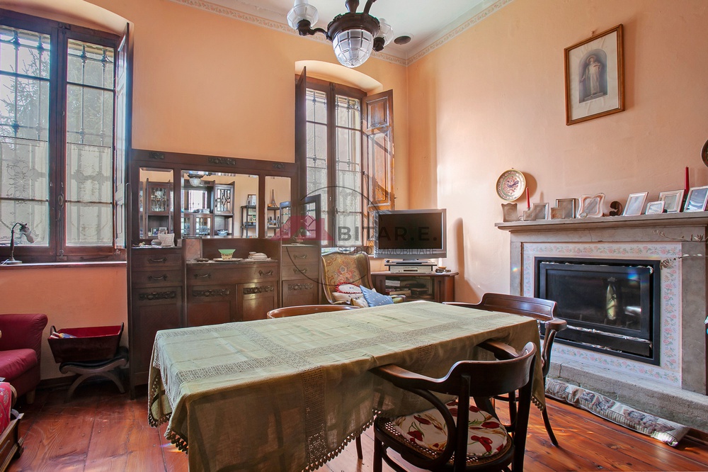 Casa indipendente con giardino in via roma, Dello