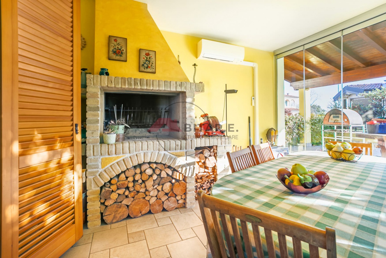 Villa con giardino a Poncarale