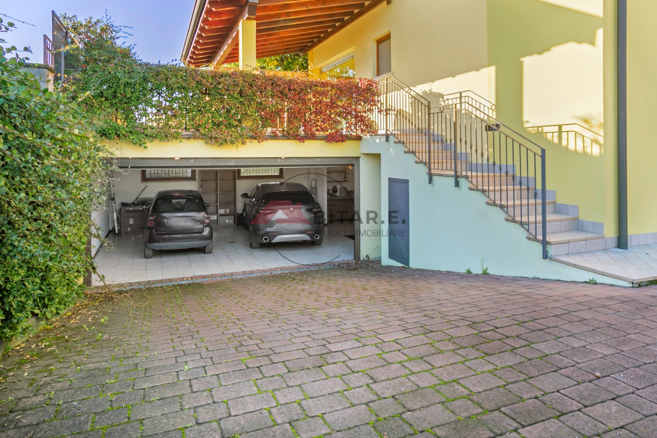 Villa con giardino a Poncarale