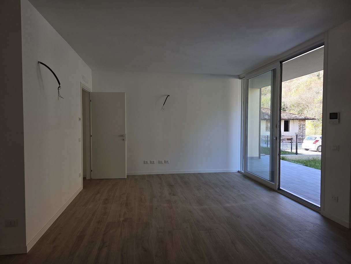 Quadrilocale con giardino a Nave