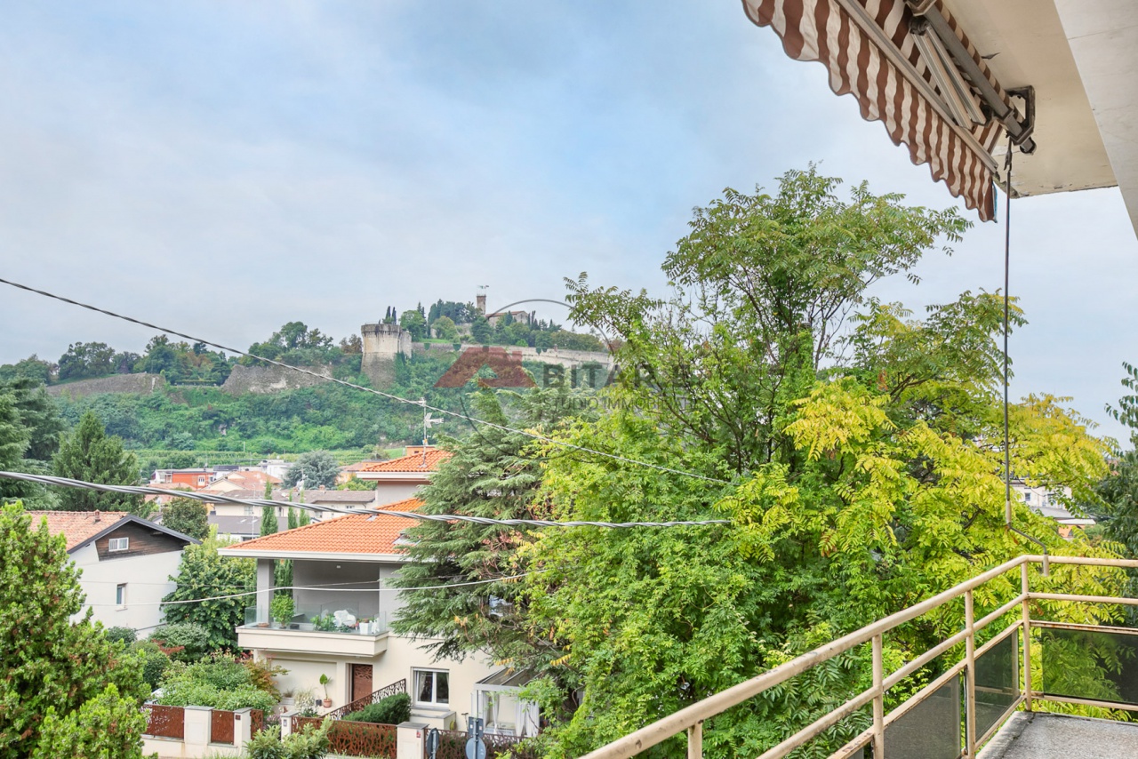 Quadrilocale con giardino a Brescia