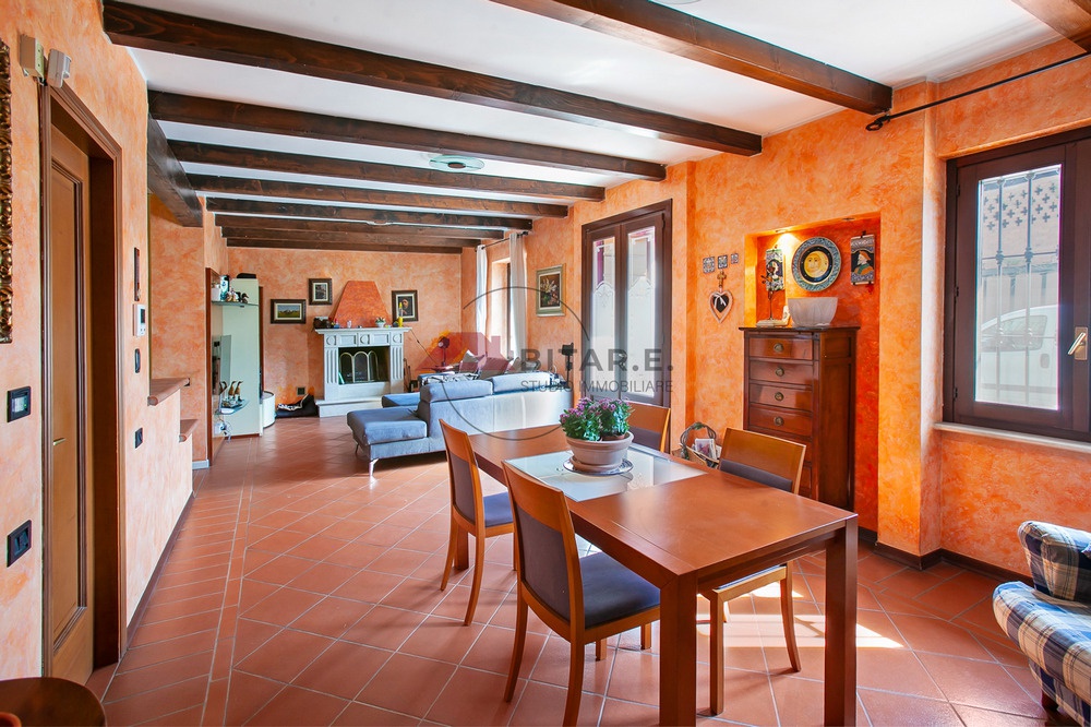 Casa indipendente con giardino in via statale 11, Calcinato