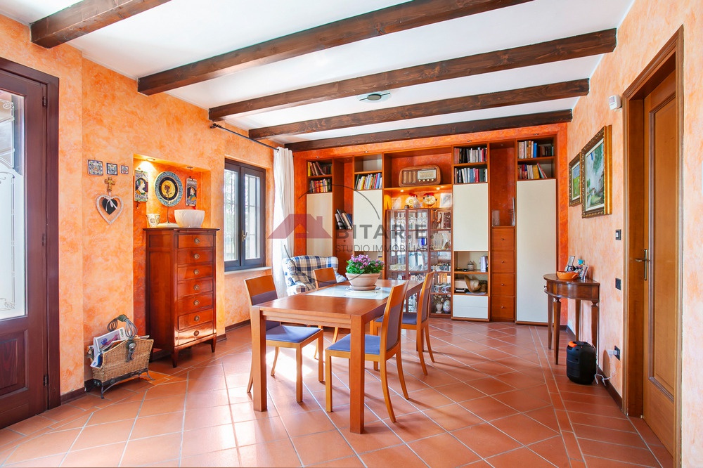 Casa indipendente con giardino in via statale 11, Calcinato