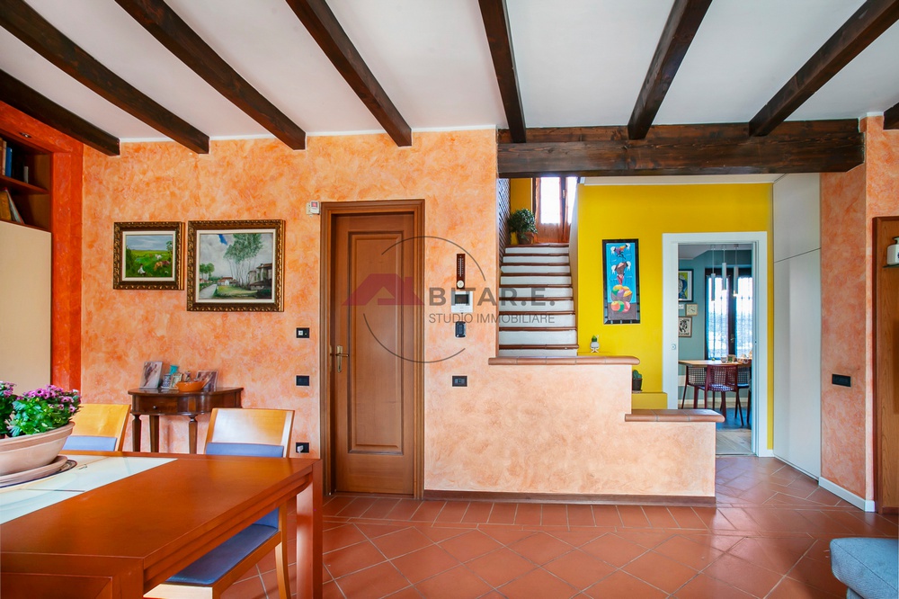 Casa indipendente con giardino in via statale 11, Calcinato