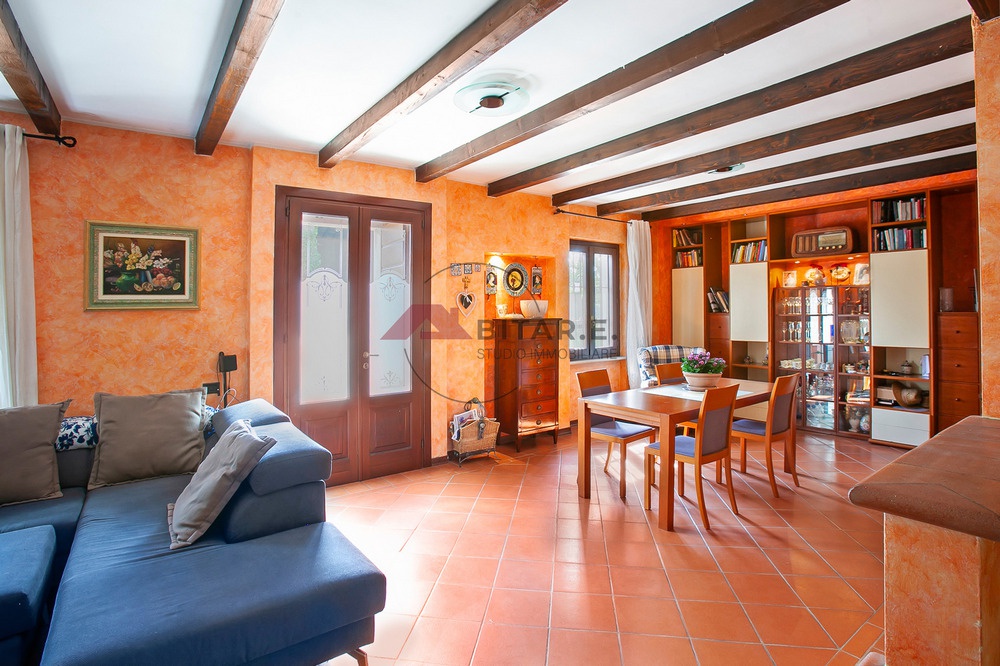 Casa indipendente con giardino in via statale 11, Calcinato