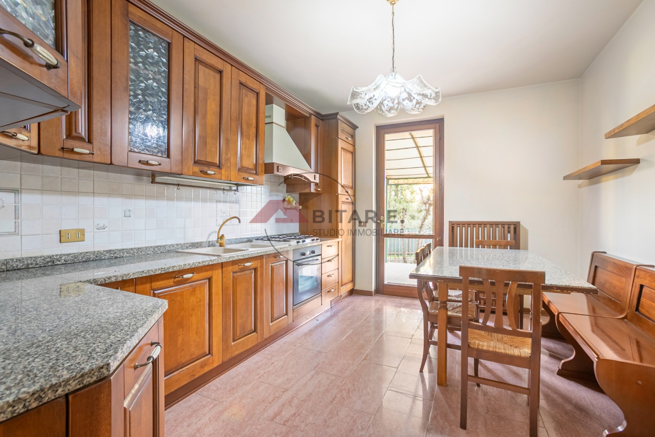 Villa con giardino a Verolavecchia