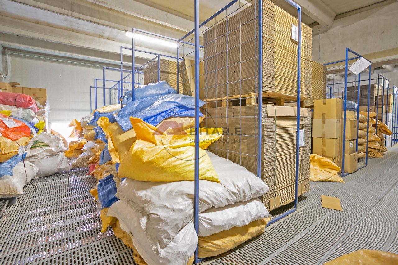 Magazzino in vendita a Brandico