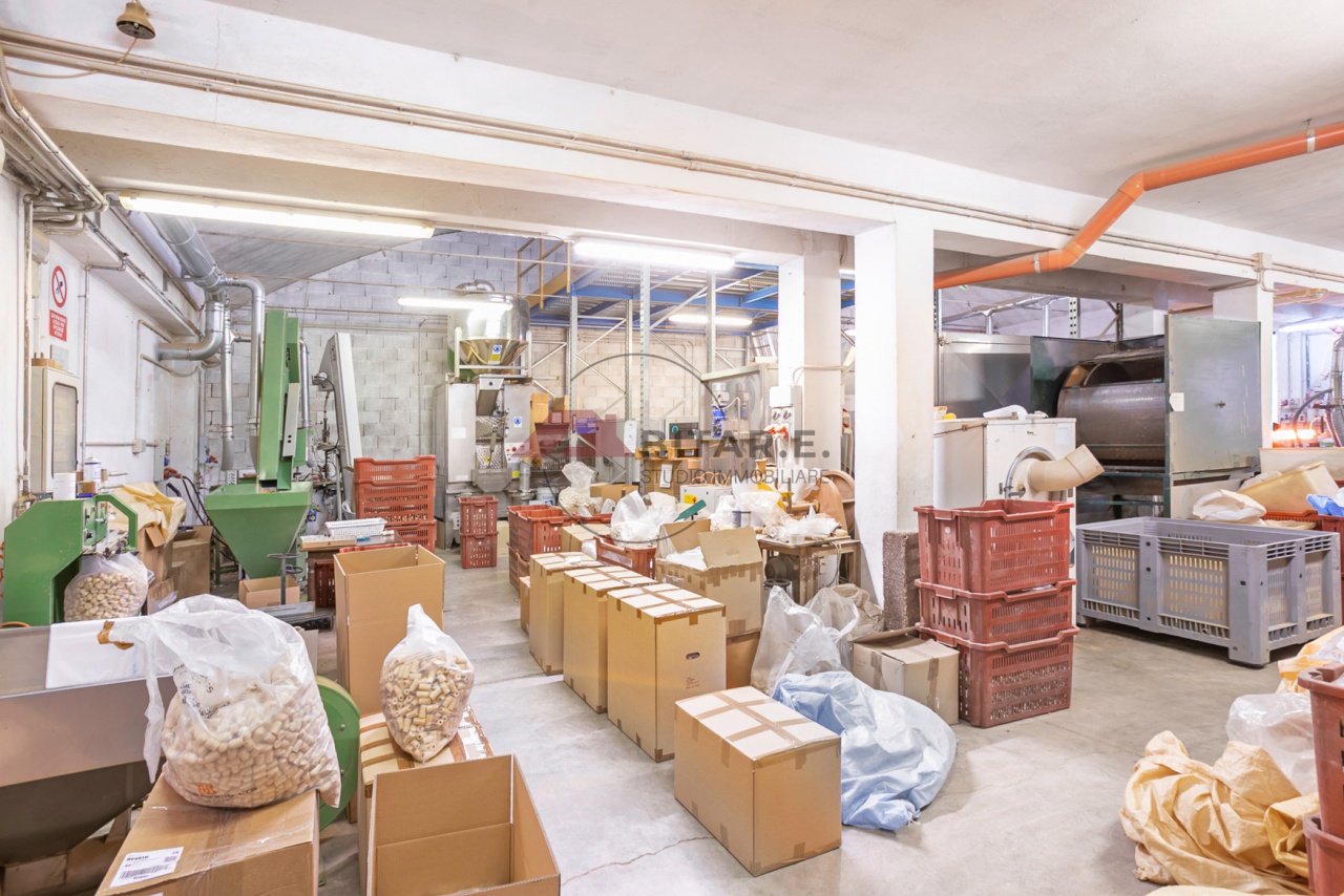 Magazzino in vendita a Brandico