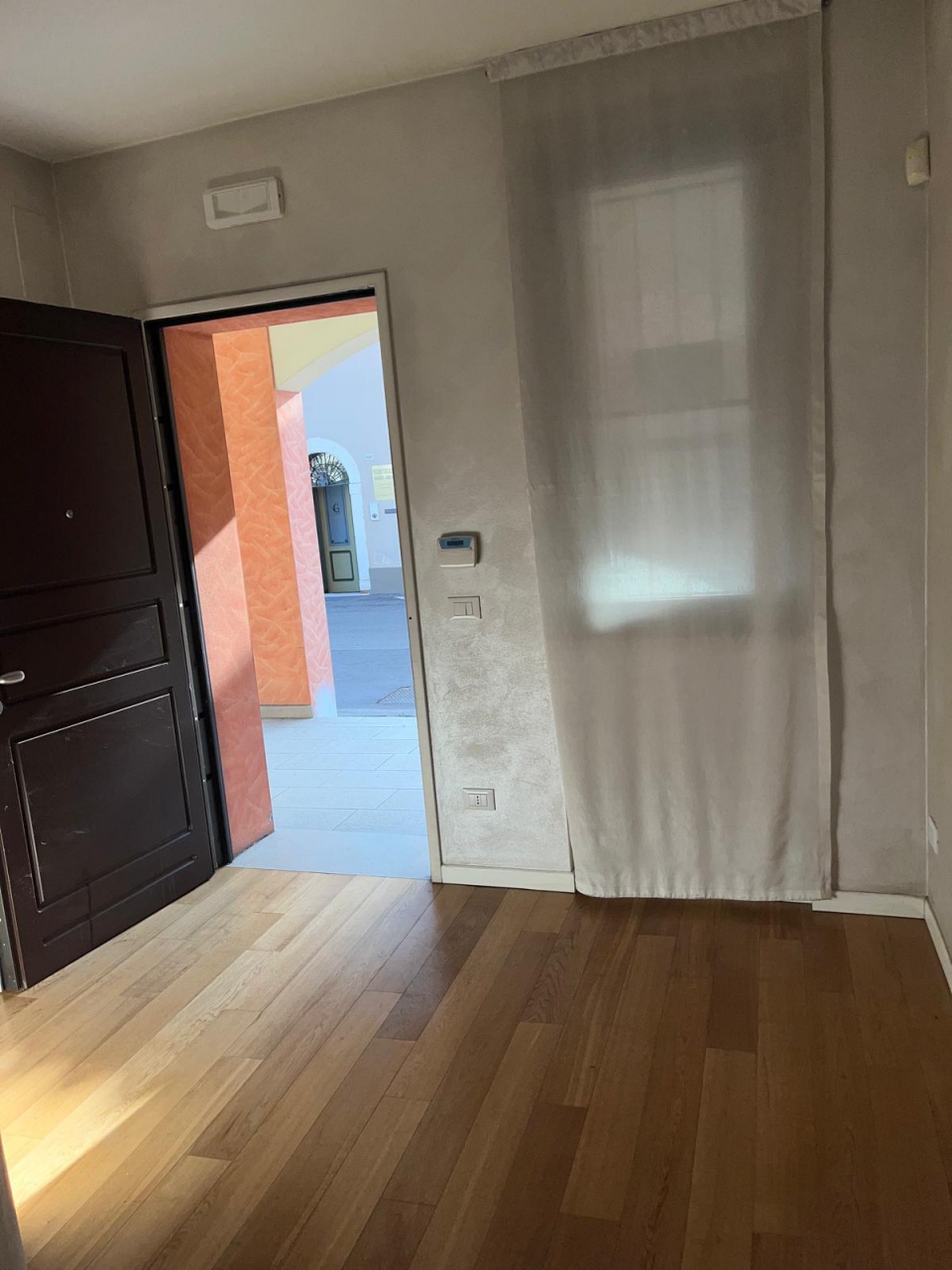 Ufficio in affitto a Dello