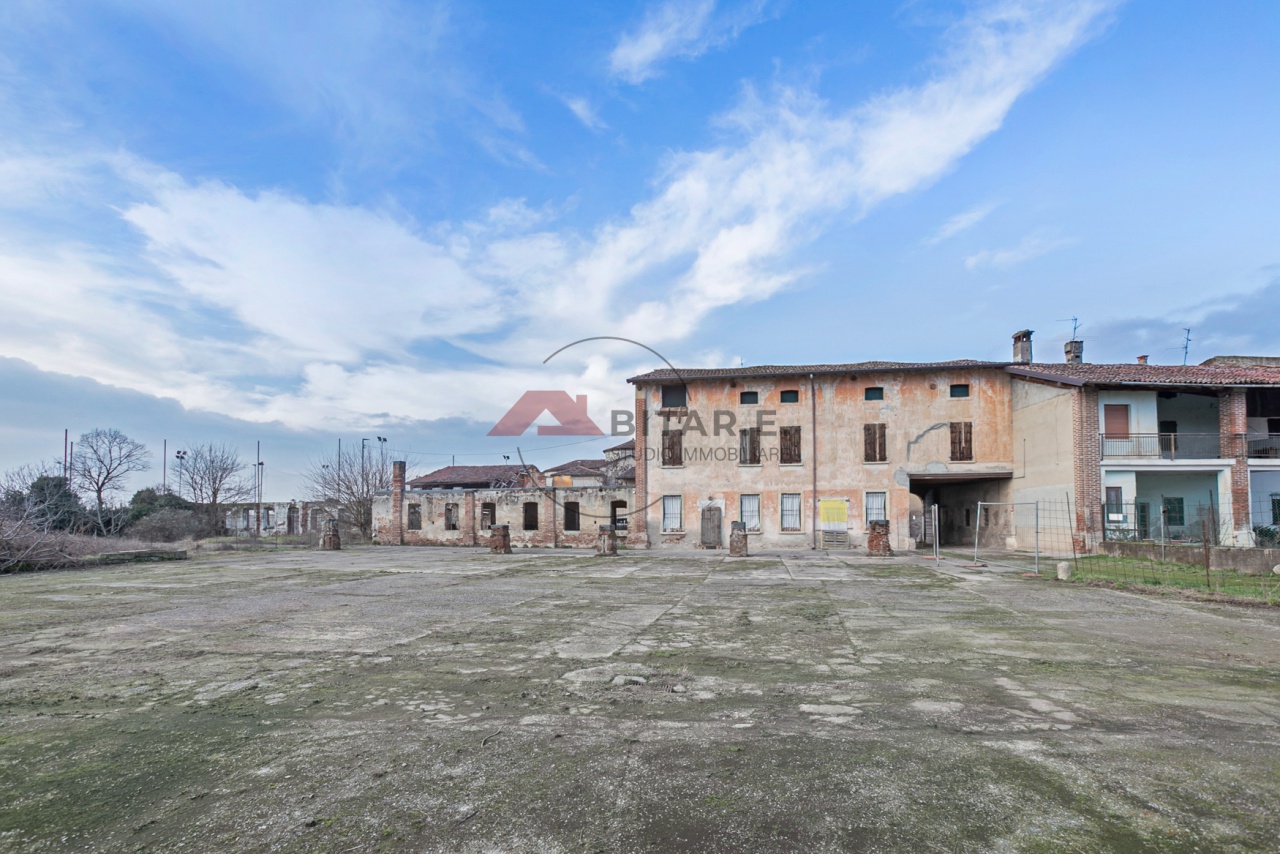 Rustico in vendita a Longhena