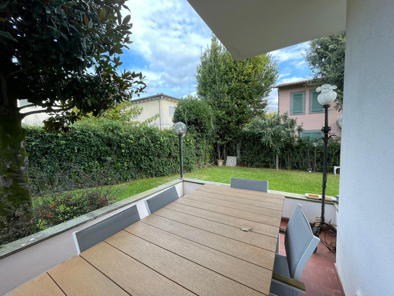 Villa con giardino a Pietrasanta