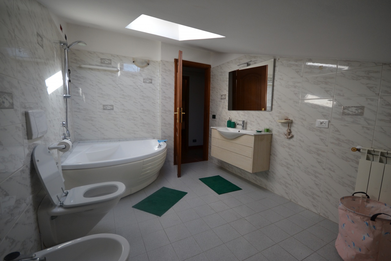 Casa indipendente arredata in affitto a Pietrasanta