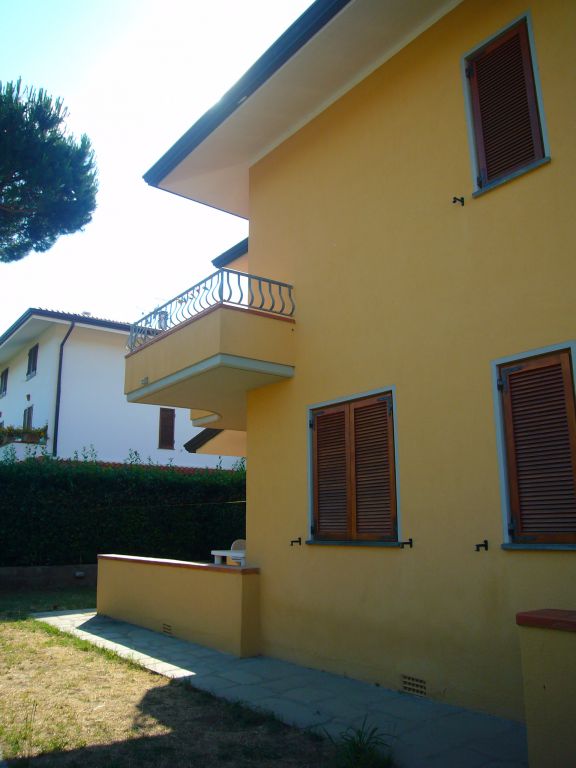 Casa indipendente arredata in affitto a Pietrasanta