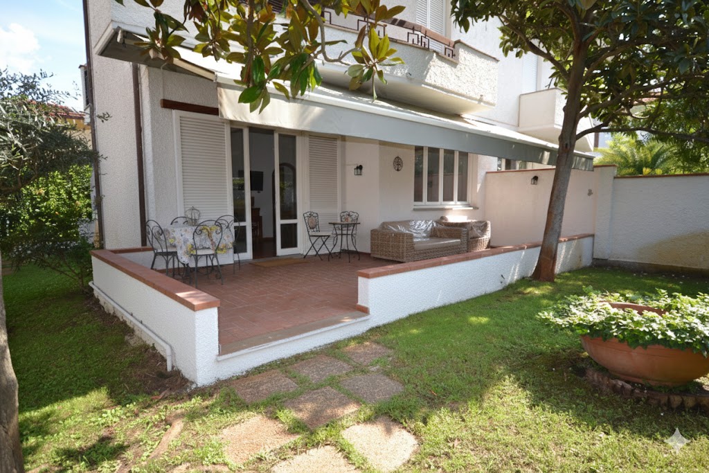 Villa arredata in affitto a Pietrasanta