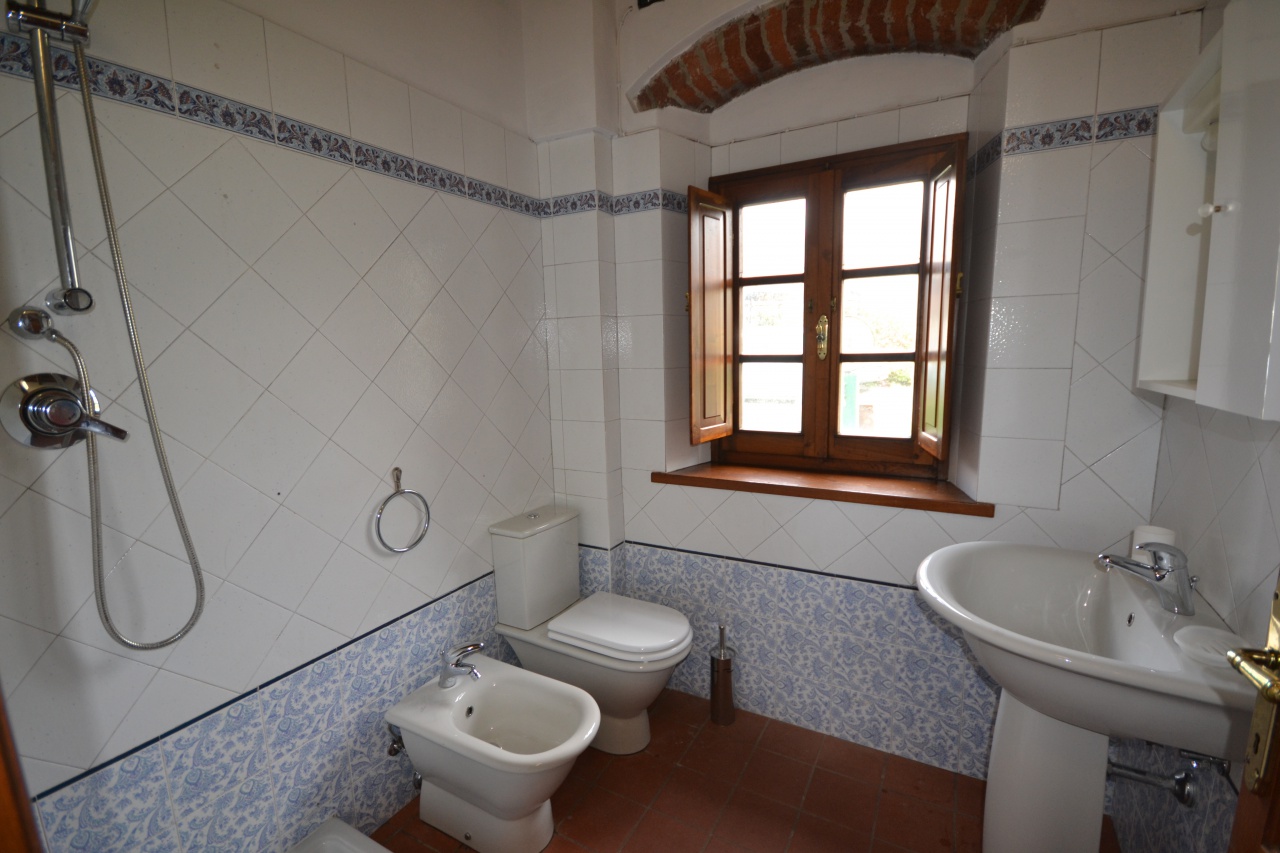 Rustico con giardino a Pietrasanta