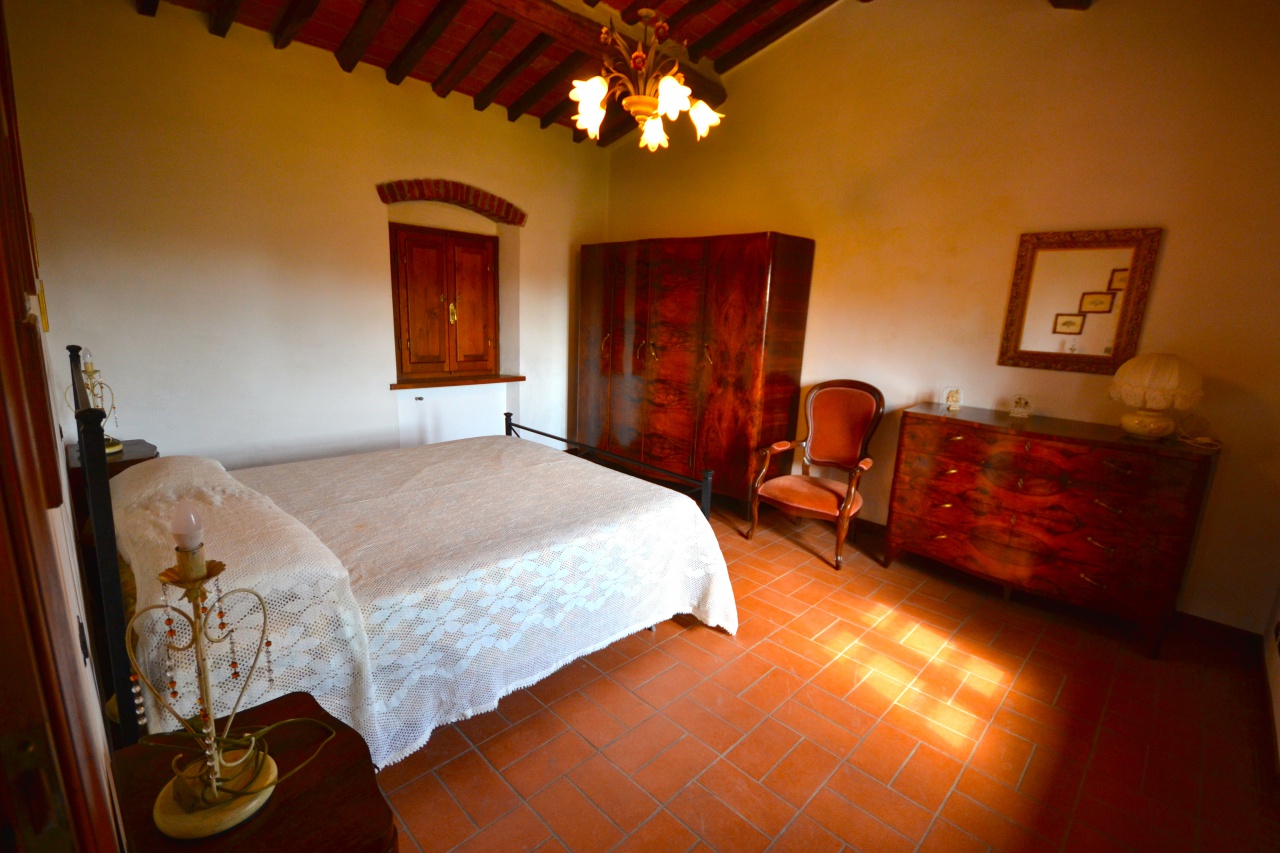 Rustico con giardino a Pietrasanta