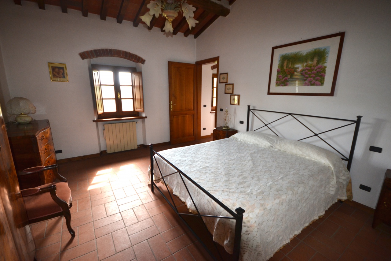 Rustico con giardino a Pietrasanta