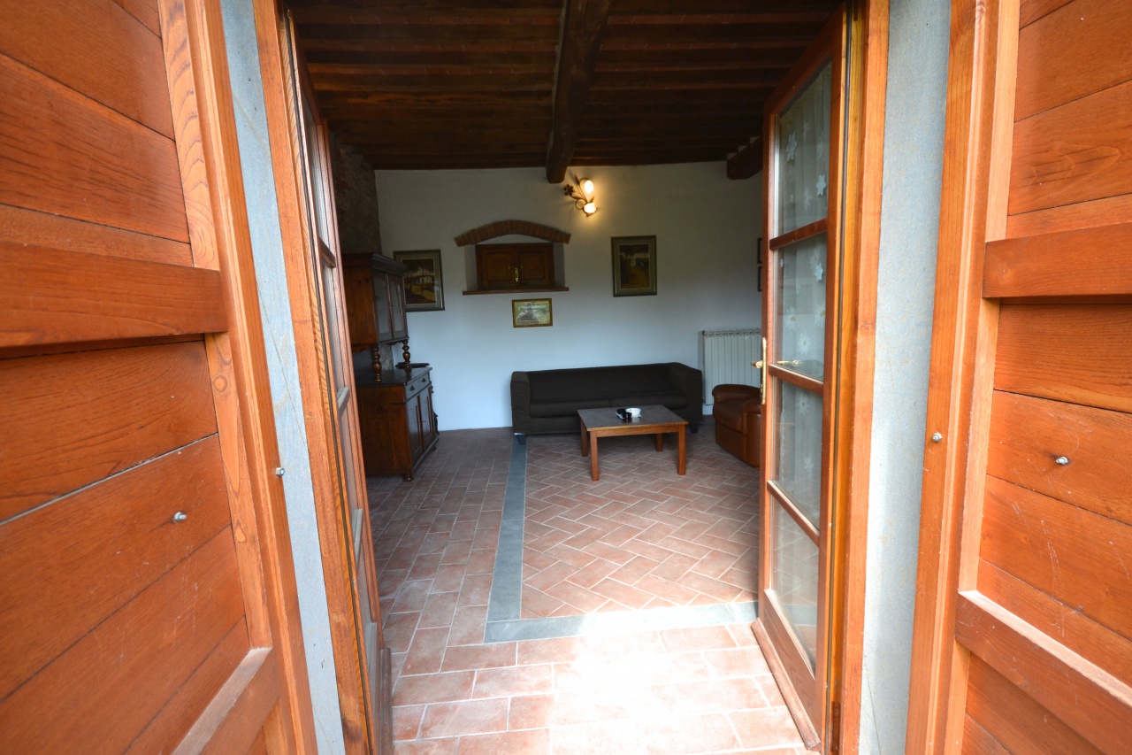 Rustico con giardino a Pietrasanta