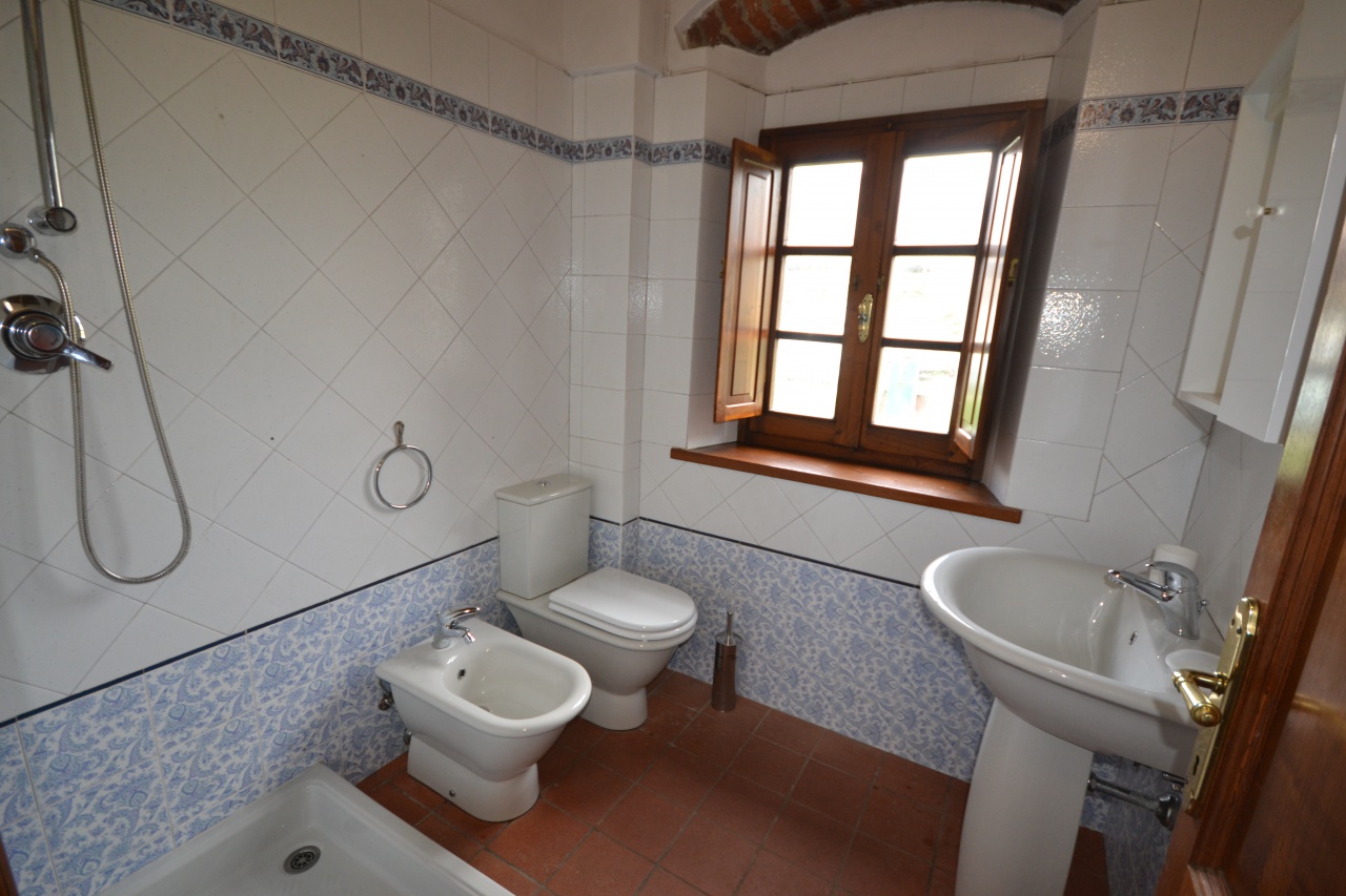 Rustico con giardino a Pietrasanta