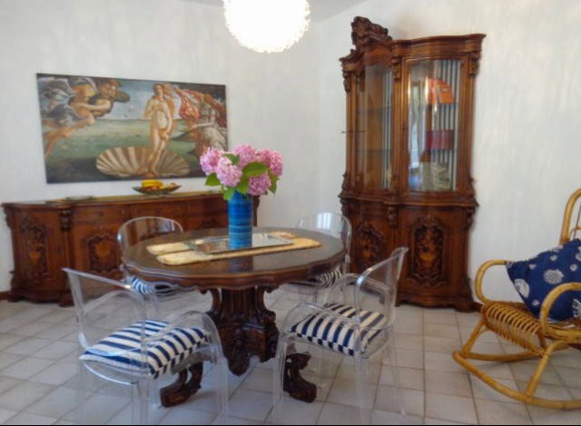 Villa arredata in affitto a Pietrasanta