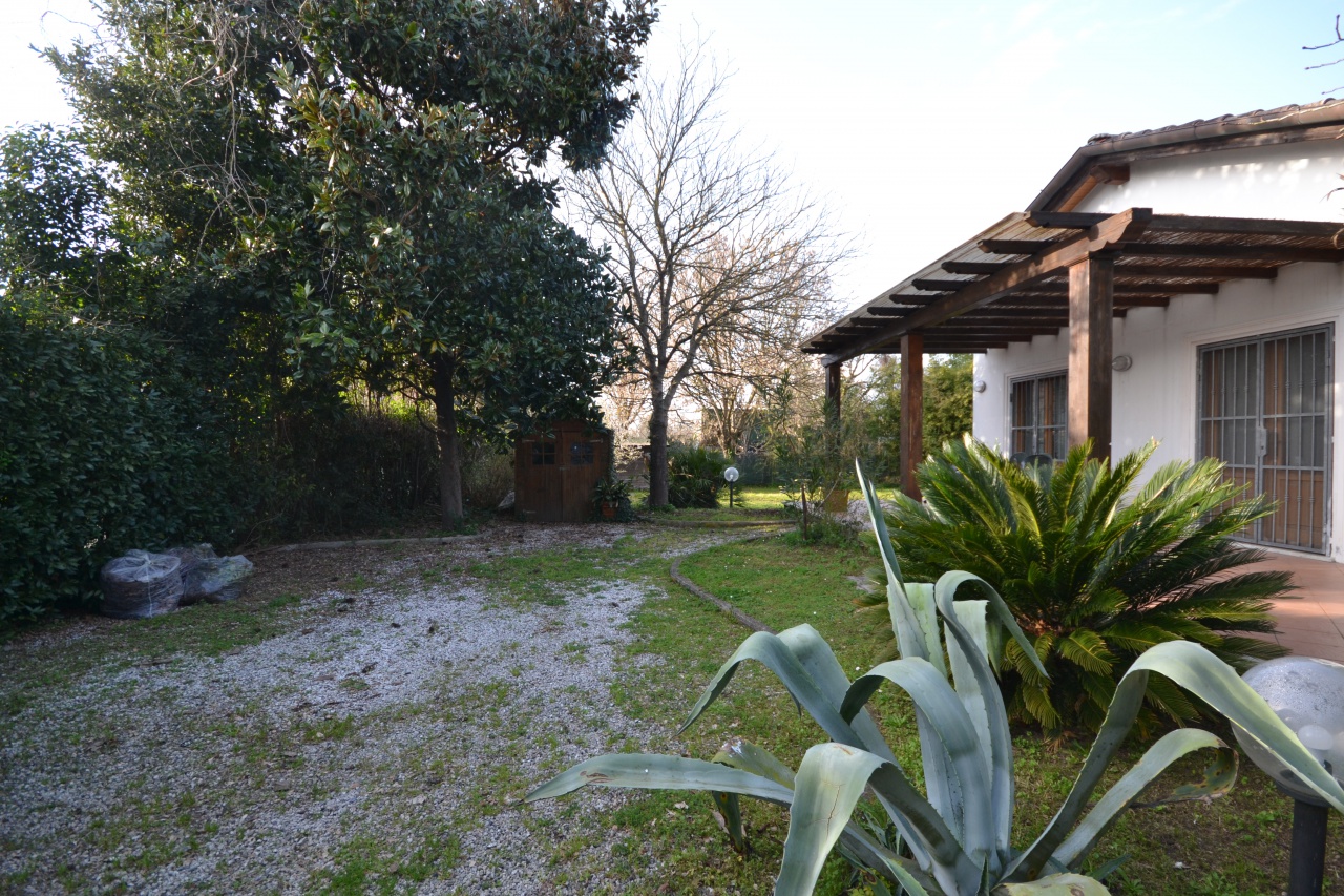 Villa arredata in affitto a Pietrasanta