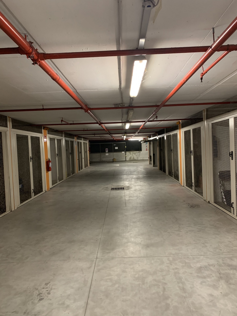 Box/Garage 15mq con box a Pietrasanta