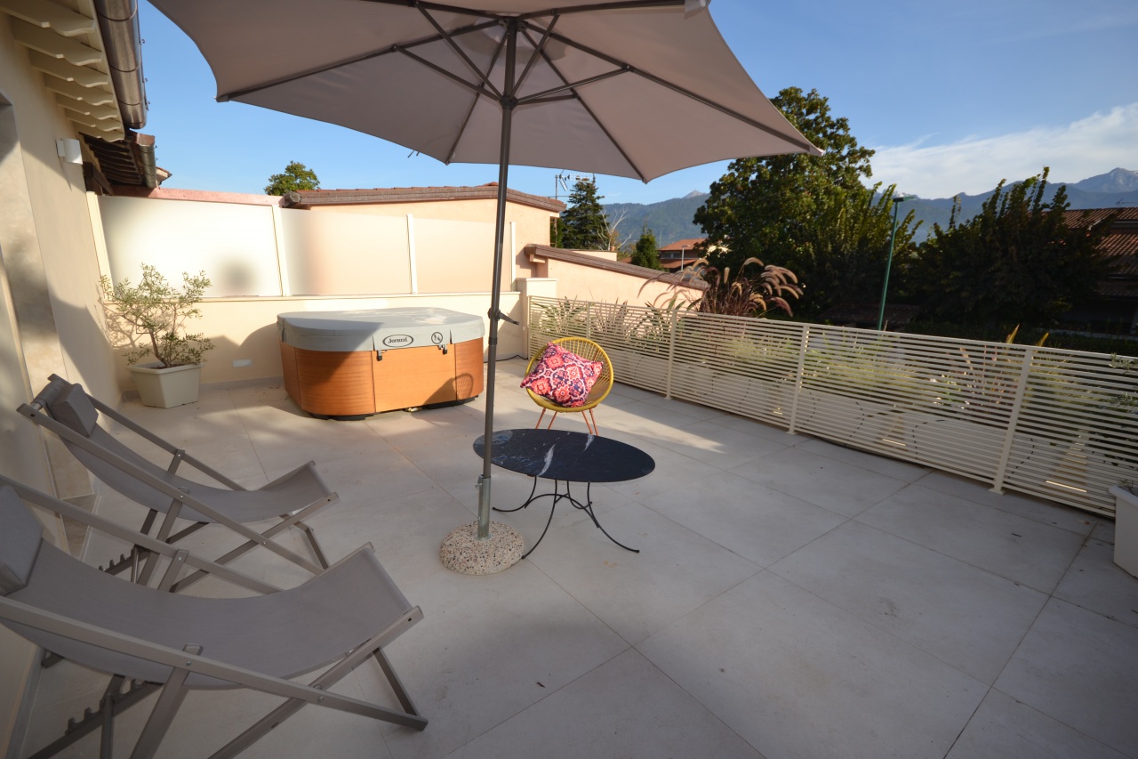 Villa arredata in affitto a Forte dei Marmi