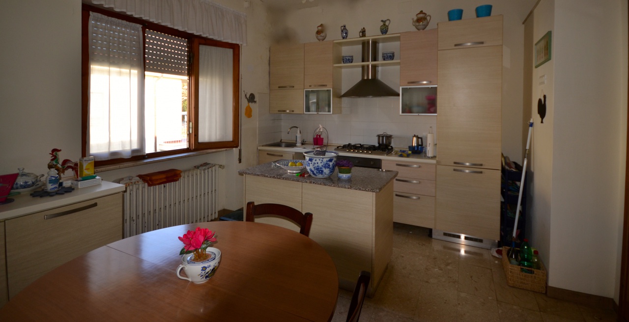 Casa indipendente con terrazzo a Pietrasanta