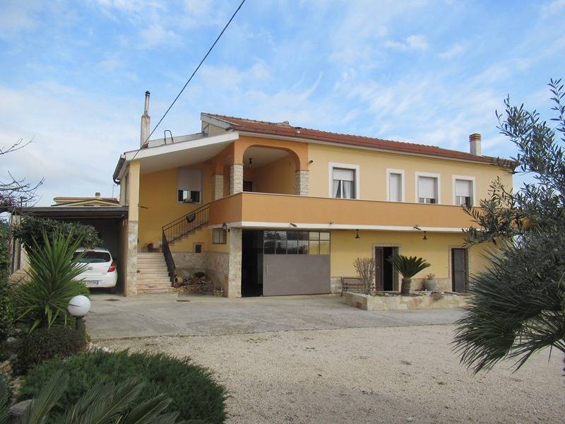 Casa singola in vendita a Spoltore, Santa Lucia