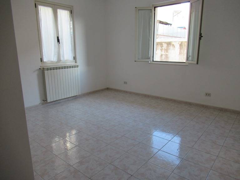 Locale commerciale in affitto a Pescara, Zona Ospedale