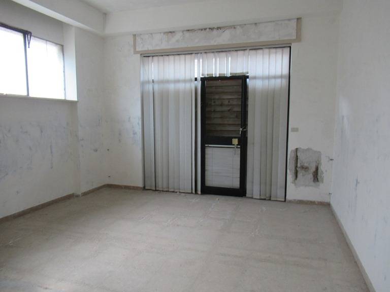 Locale commerciale in vendita a Pescara, Zona Ospedale