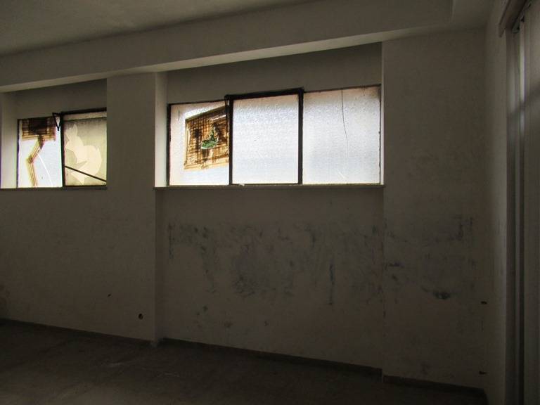 Locale commerciale in vendita a Pescara, Zona Ospedale